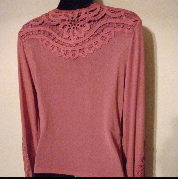 EUC Dusty Rose lace up top M - Picture 5 of 6